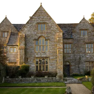 cerne manor