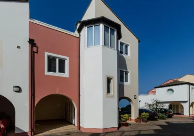 Waters Edge Balcony Apartment