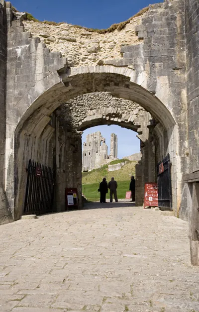 corfe castle enterance